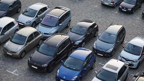 Meghosszabbítja a tavalyi évre váltott éves parkolóbérleteket a Sopron Holding