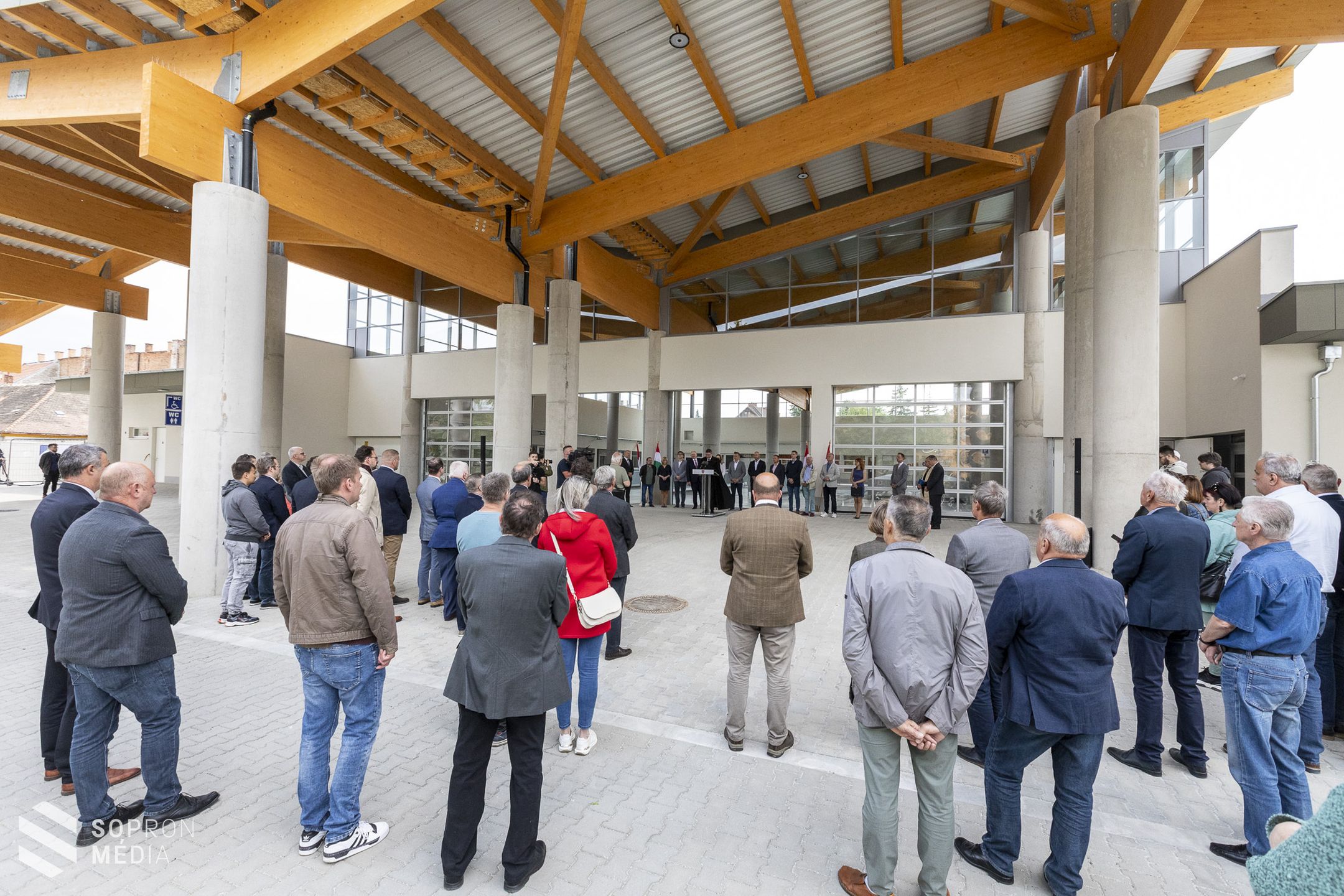 Dr. Farkas Ciprián: pénteken már a megújult piacon vásárolhatnak a soproniak