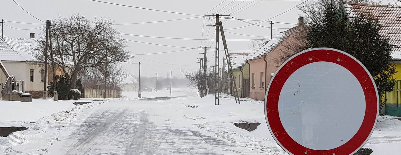Újabb országos havazásra figyelmeztet a Magyar Közút