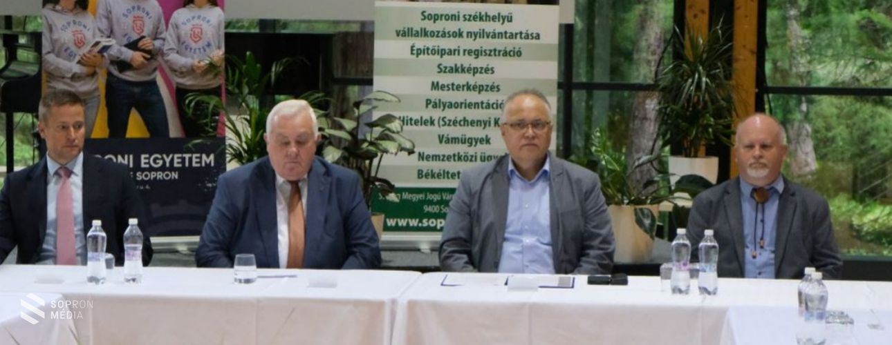 Együttműködési megállapodást kötött a Soproni Egyetem és öt kereskedelmi és iparkamara