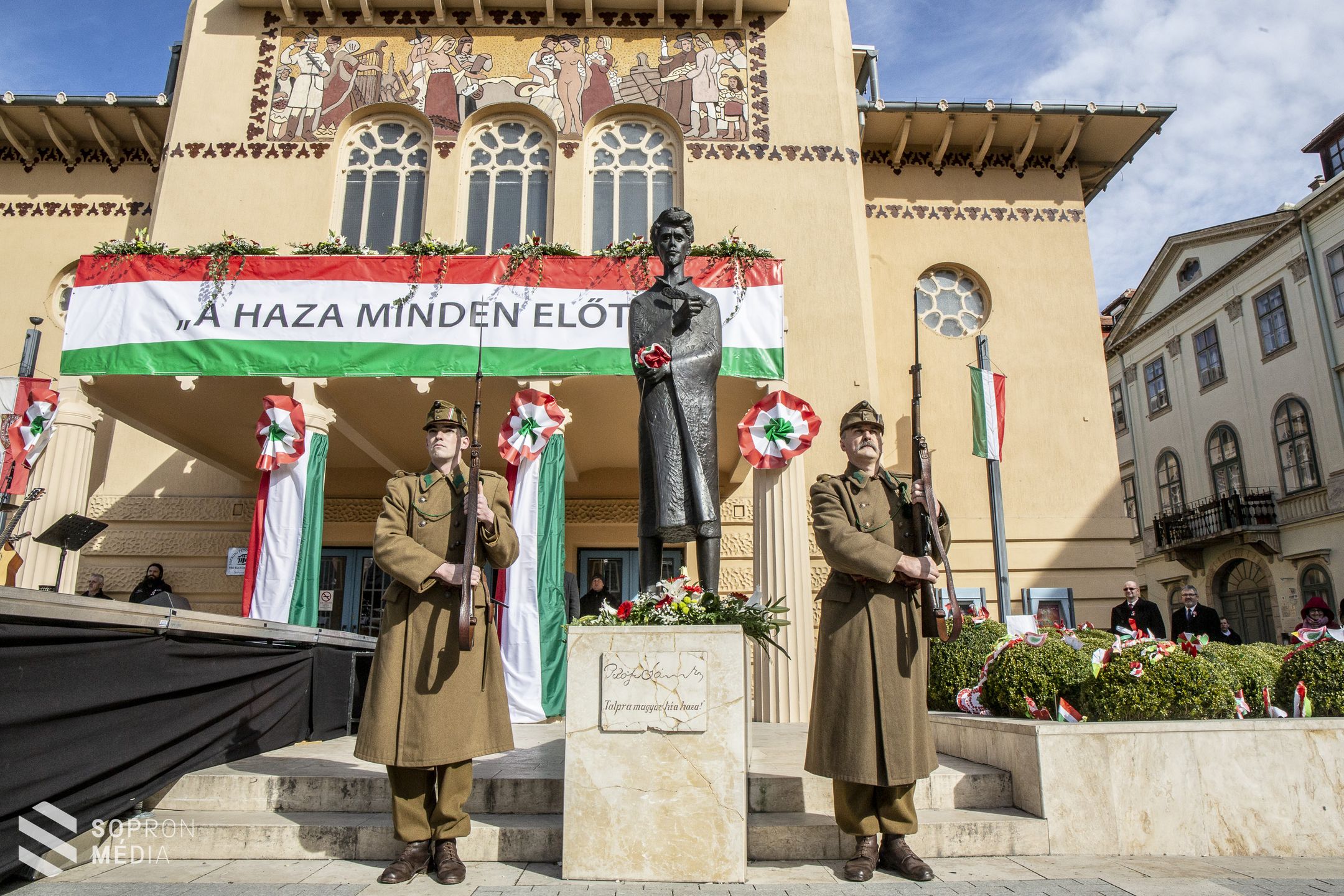 „A haza minden előtt.” - A hősökre emlékeztek Sopronban