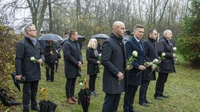 Csendes főhajtással emlékeznek meg a Nemzeti Gyász Emléknapján szombaton