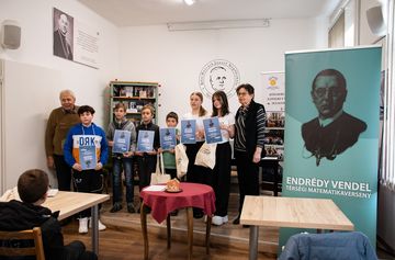 Kiegyenlített teljesítmények a tizedik matematikaversenyen