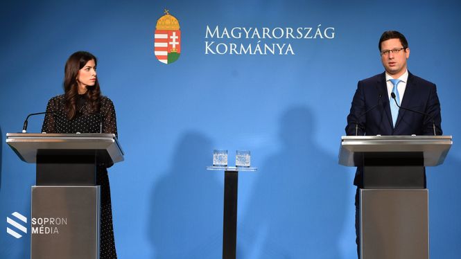 Szentkirályi Alexandra és Gulyás Gergely