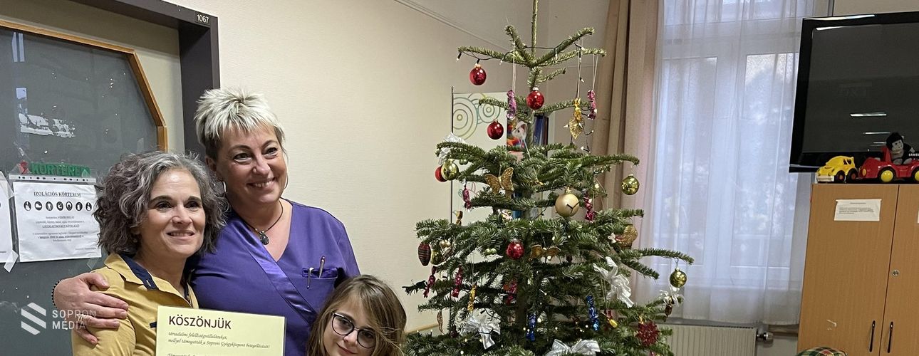 A Soproni Szociális Intézmény a Soproni Kórház két részlegét is meglepte karácsonyi ajándékokkal