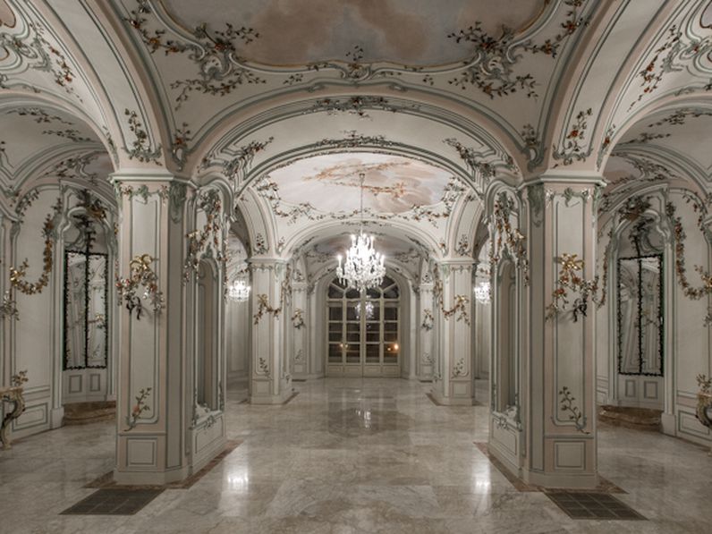 Online is gyönyörű az Eszterházy-kastély és a nagycenki Széchényi-örökség