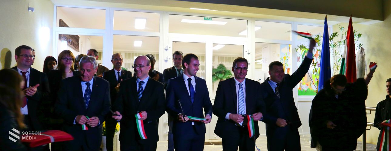Példás összefogásból újult meg teljesen a fertődi iskola