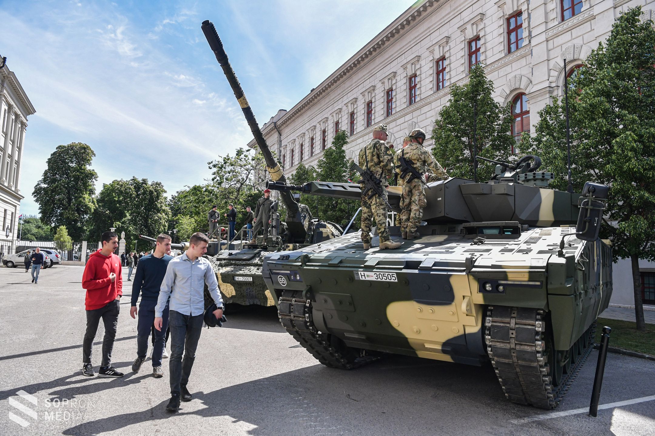 Kiemelt illetményért indított toborzást a Magyar Honvédség