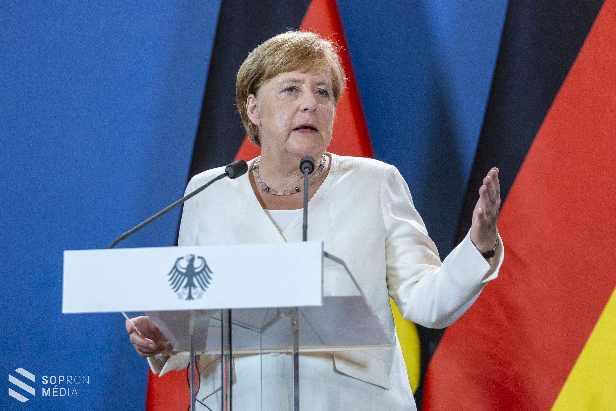 A Merkel-Orbán találkozó beszámolója