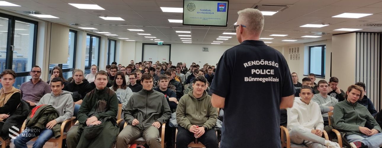 Erdésztanulók vettek részt a Soproni Rendőrkapitányság prevenciós programján