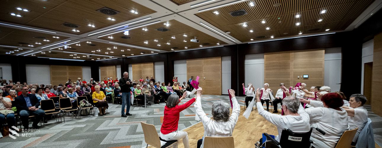 Kulturális programsorozat a 31. idősek világnapján
