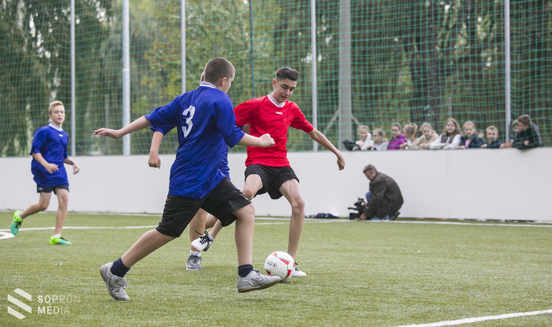 Új műfüves pálya a Jereván lakótelepen!