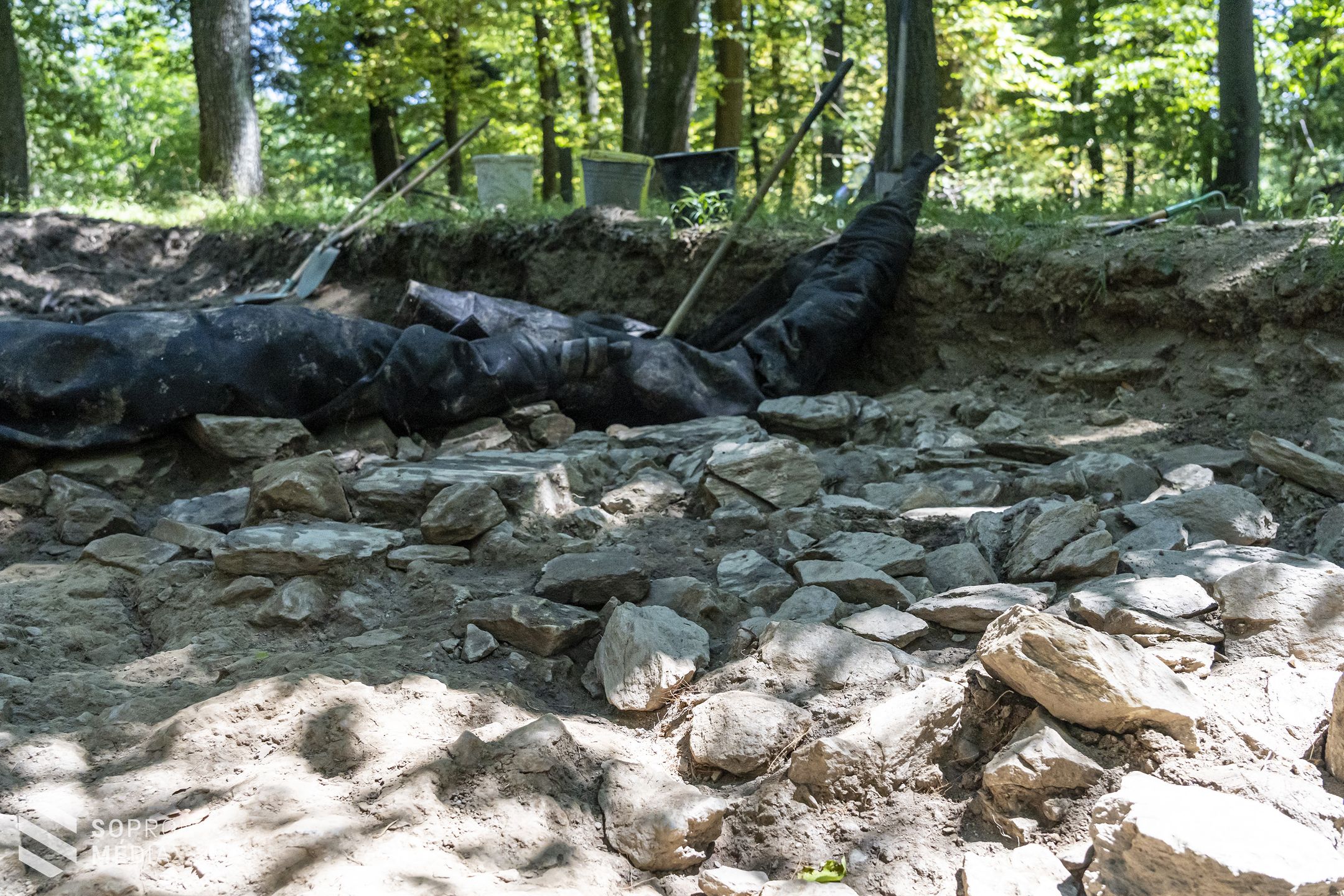 Táborban kutatják a múltat a fiatalok a Várhelynél