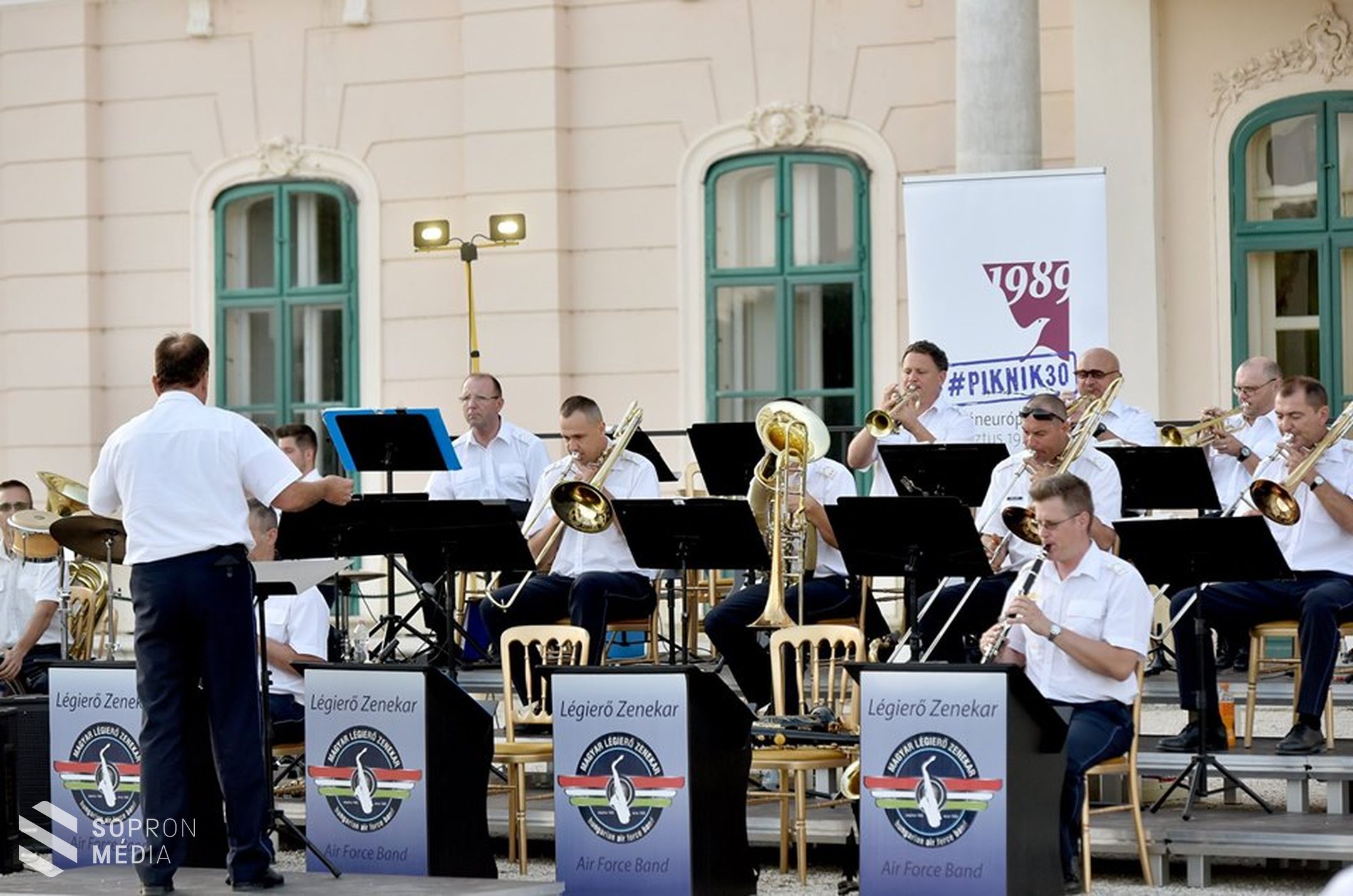 Piknik 30 koncert a fertődi Esterházy-kastélyban
