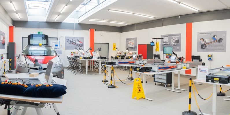 Hankó Balázs Sopronban: a megújult magyar szakképzés jól működik, lényege pedig a duális képzés