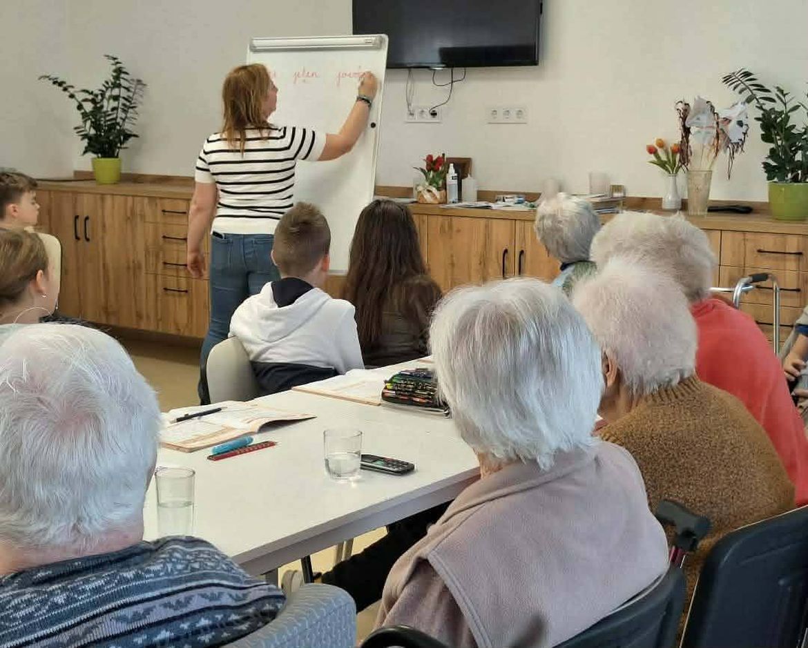 Rendhagyó tanítási órák a Gondozási Központban