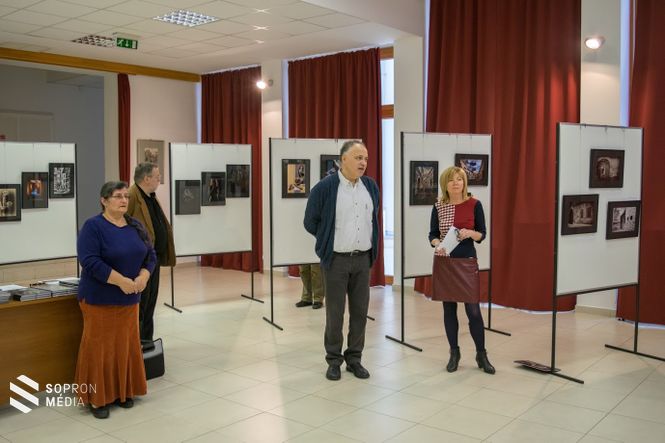 Fábián Attila a Lámfalussy Sándor Közgazdaságtudományi kar dékánja köszöntötte a megjelenteket 