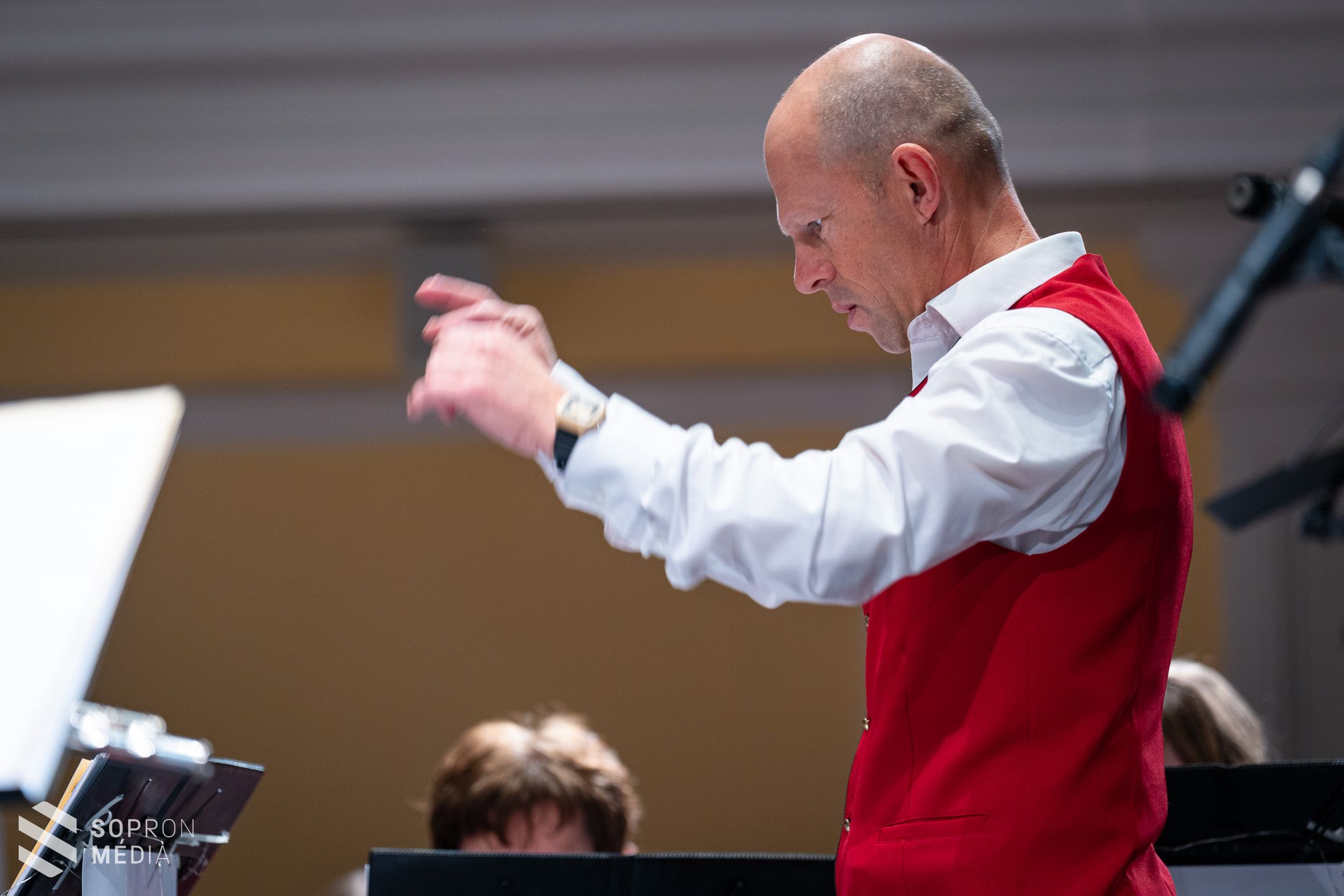 Szólistaparádéval készült adventi koncertjére a Juventus Fúvószenekar