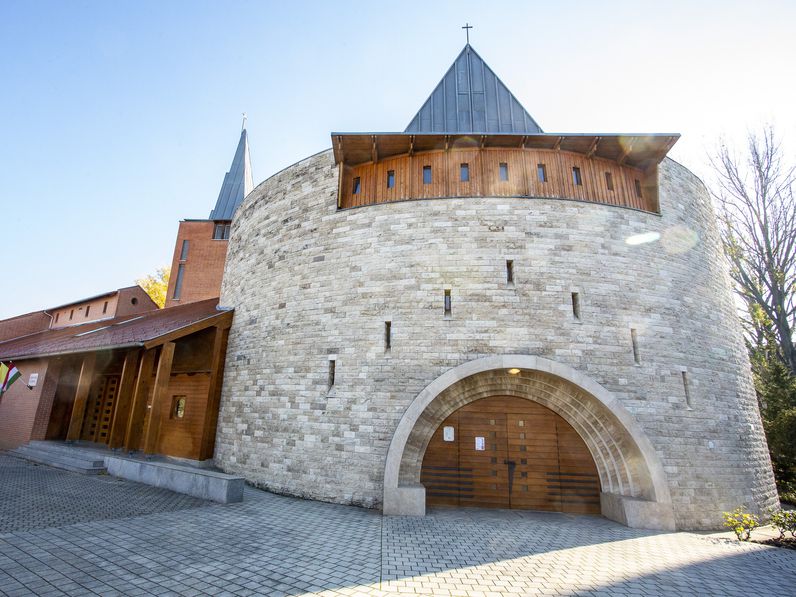 25 éves a soproni Szent Imre-templom