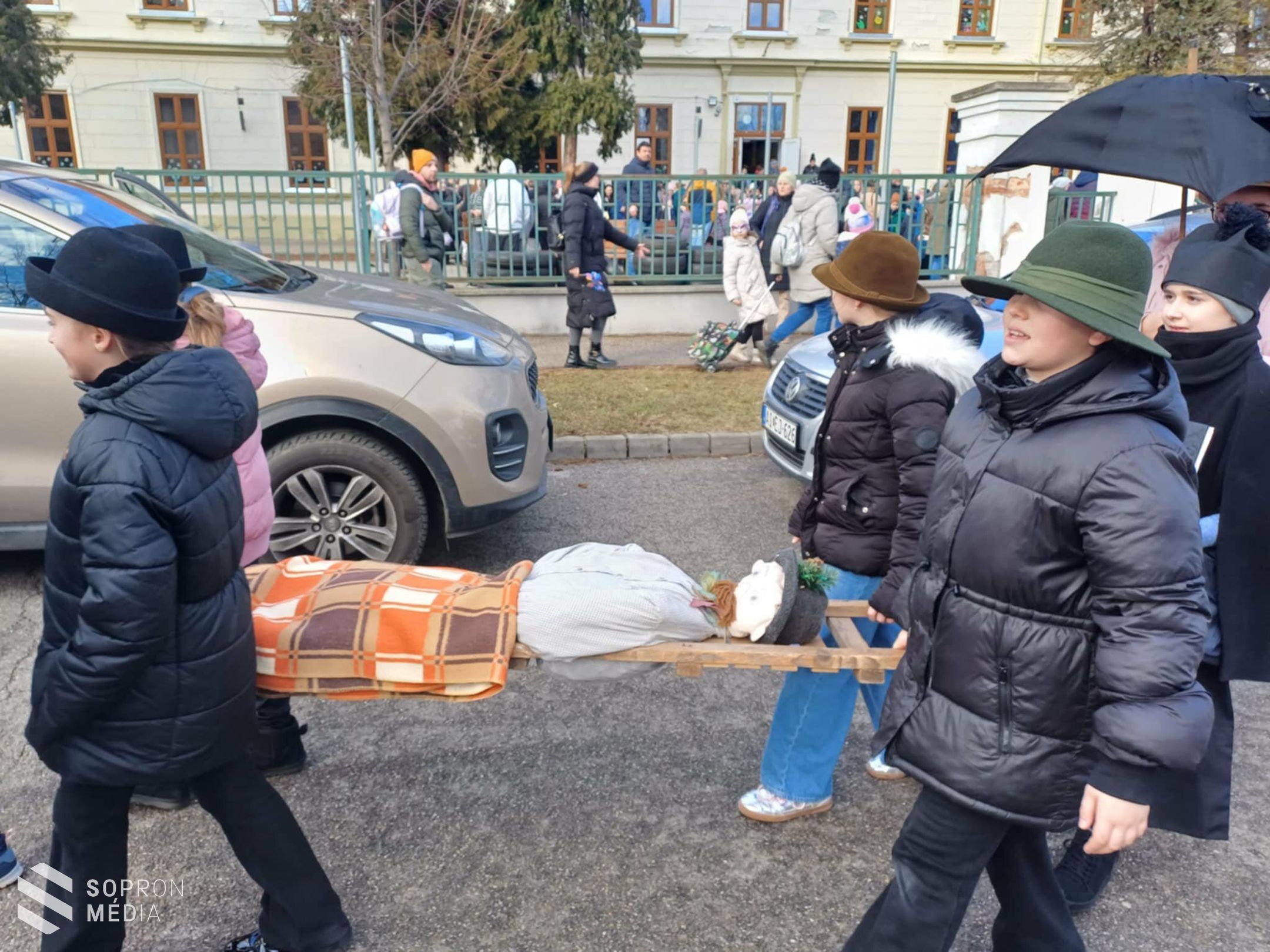 Vidám télbúcsúztatás Bánfalván