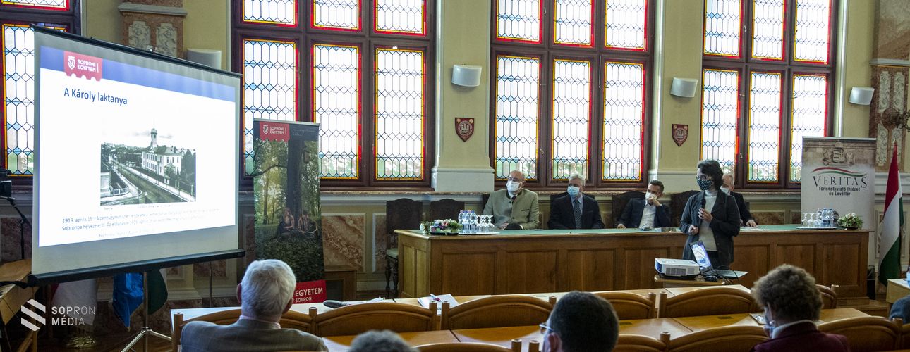 Történelmi konferencia a Városházán