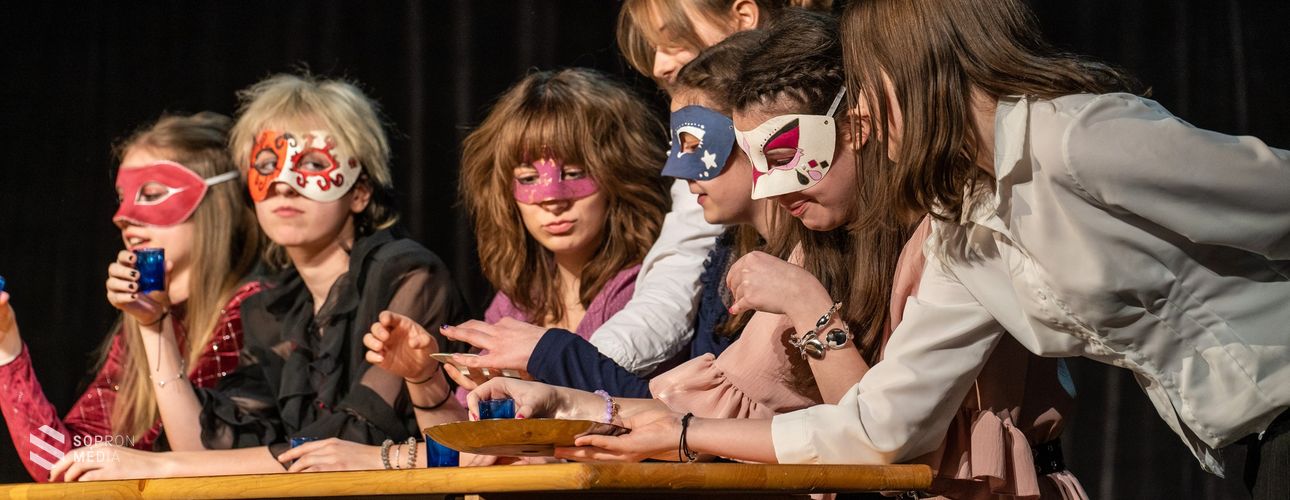 Ilyen volt tegnap este az Ádámok és Évák ünnepe Sopronban