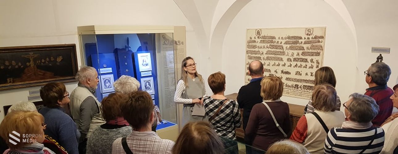 Bemutatták a Soproni Múzeum kiállítótereinek nőalakjait