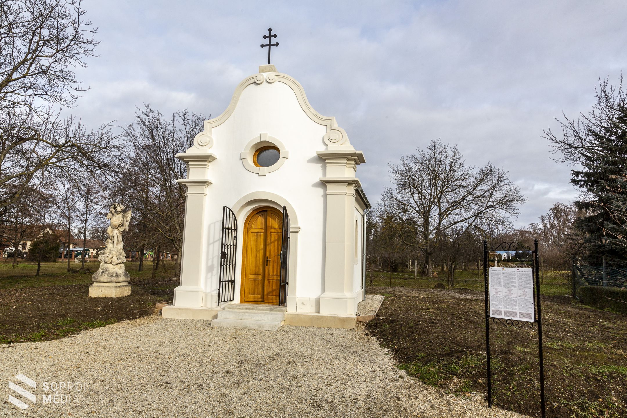 Átadták a nagycenki Remetekápolnát 