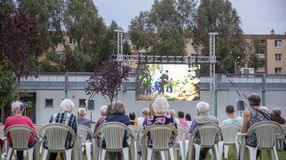 Népszerű a nyáresti szabadtéri mozi a Jerevánon