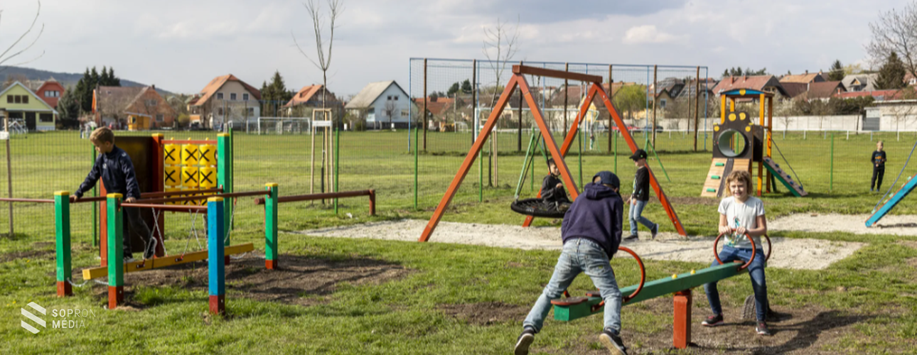 Hornung Ágnes: gyermek-elsősegélytáblák kerülnek a játszóterekre