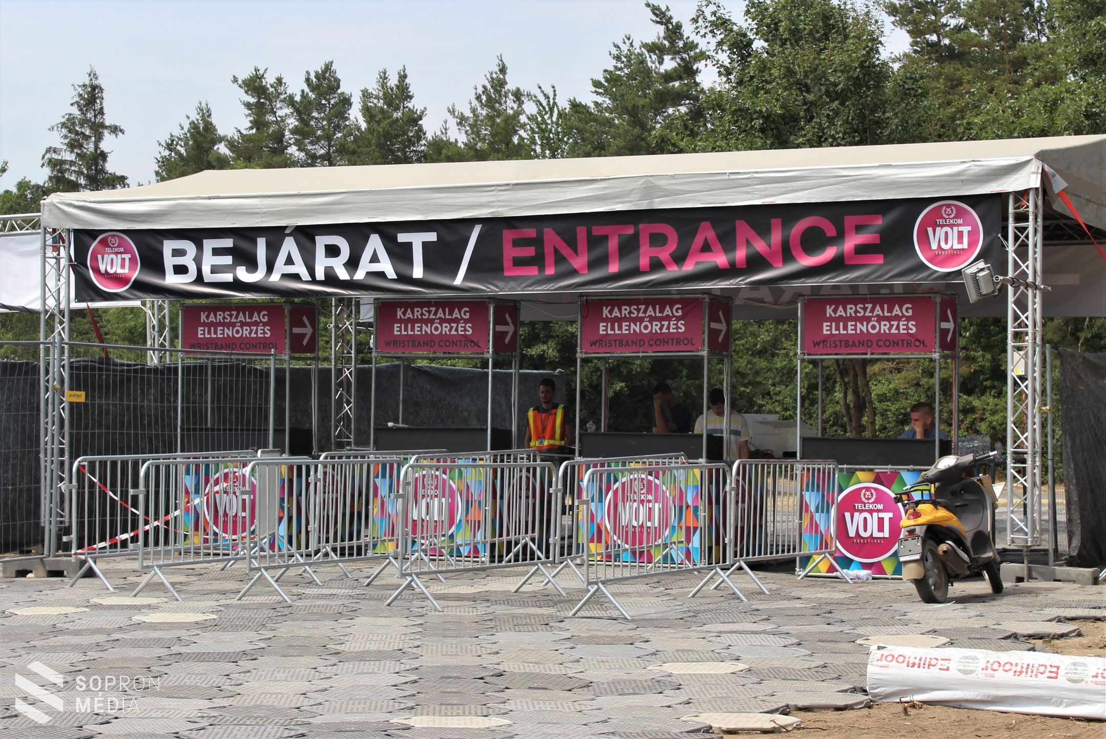 A szervezőkkel jártuk be a VOLT Fesztivál területét (galéria)