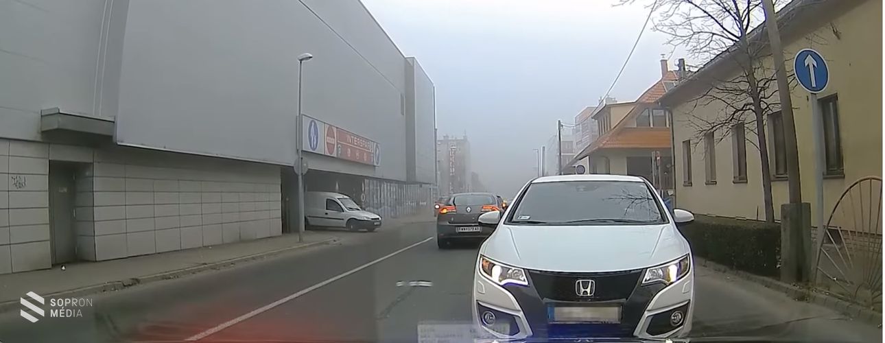 Veszélyes közlekedési helyzeteket rögzített a rendőrség - videó