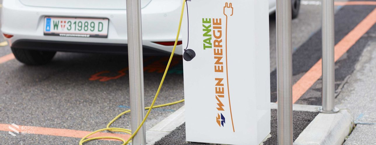 Ingyen tankolhatnak az elektromos autók tulajdonosai Bécsben