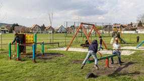 Hornung Ágnes: gyermek-elsősegélytáblák kerülnek a játszóterekre