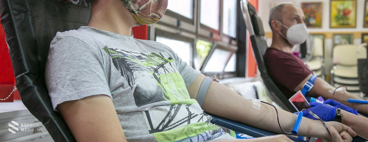 Sokan nyújtották karjukat véradásra a Jereván lakótelepen