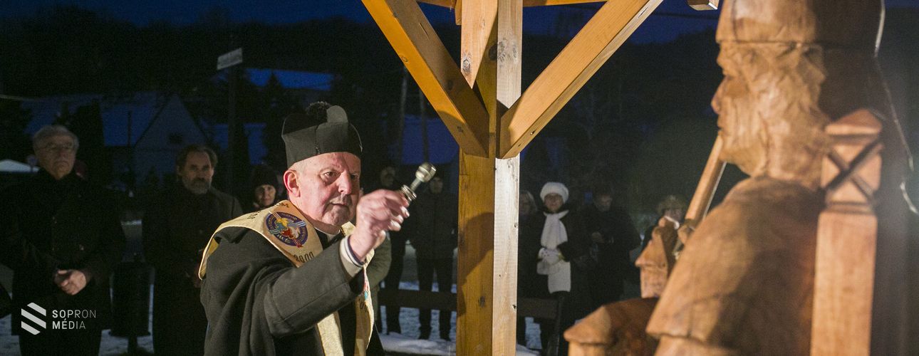 Felavatták Szent Wolfgang szobrát Bánfalván!