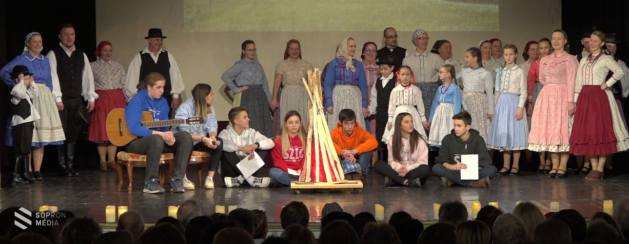 Soproni gimnazisták a Duna Palotában