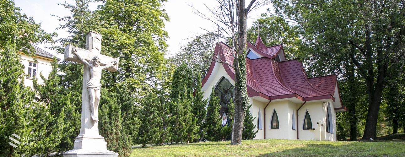 Megújult a Kórházkápolna - képekkel