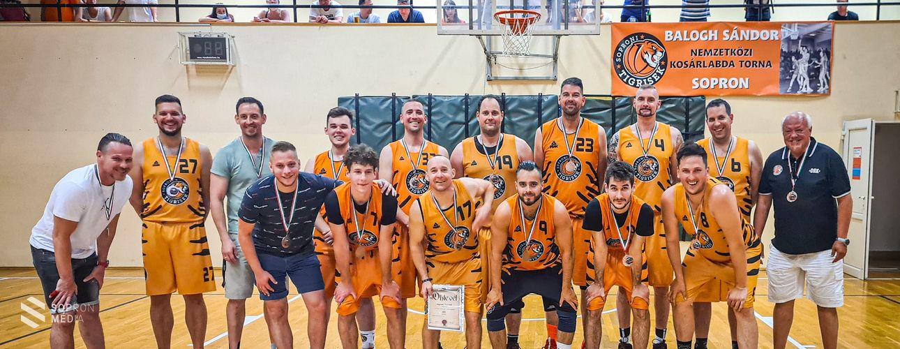 Bronzéremmel zárta a szezont a Soproni Tigrisek NB2-es csapata