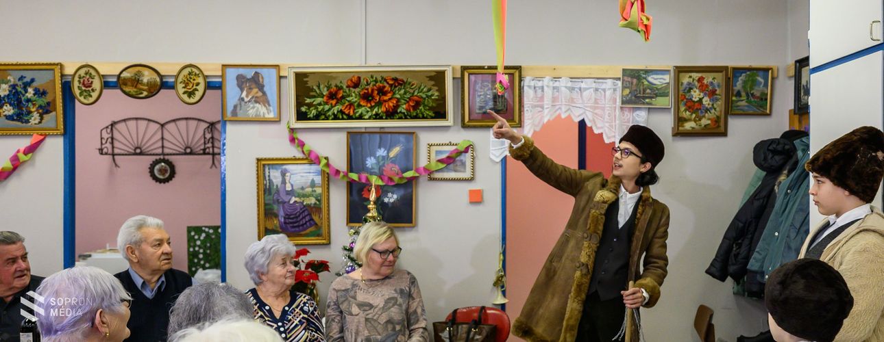 Folklórdélutánt szerveztek a Ciklámen Nyugdíjas Klubnak