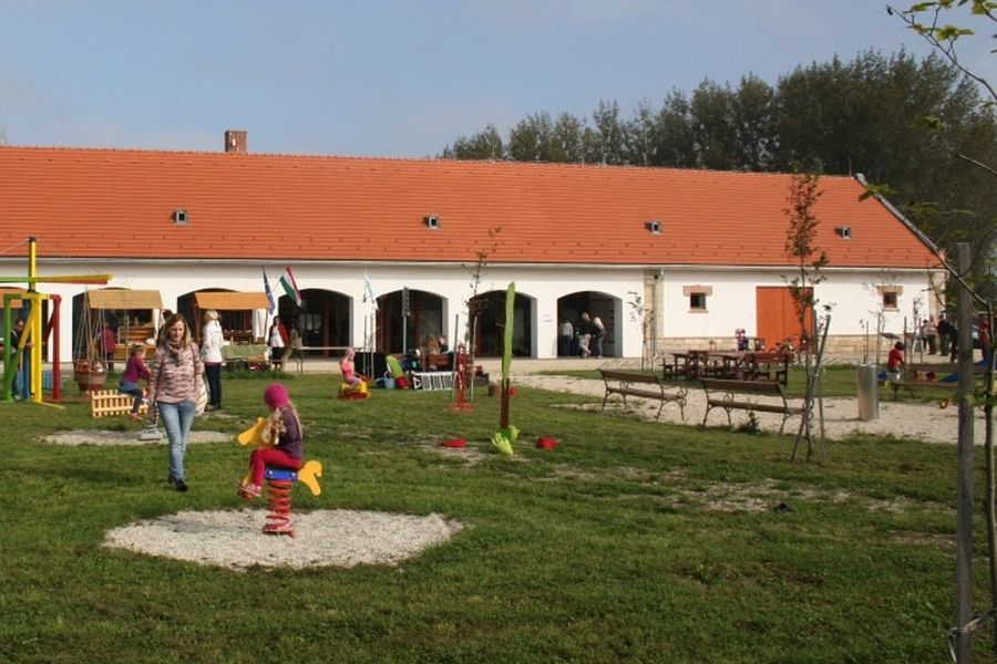 LÁSZLÓMAJOR
