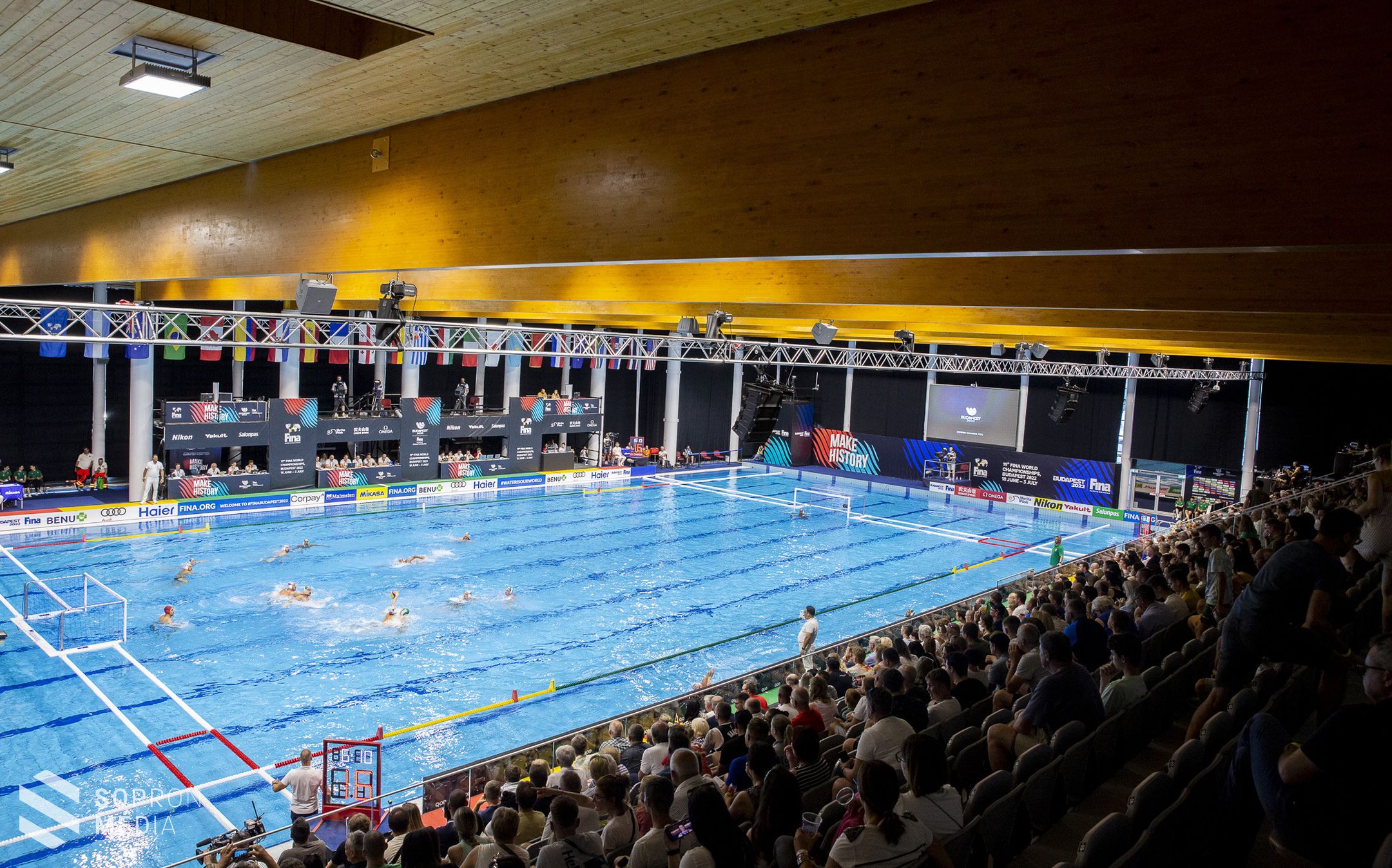 Elégedett a FINA vezérigazgatója a Lőver Uszodával