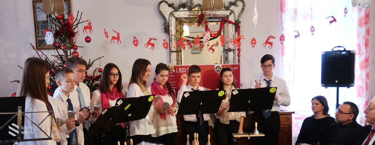 Karácsonyoztak a Balfi úti Idősek Otthonában