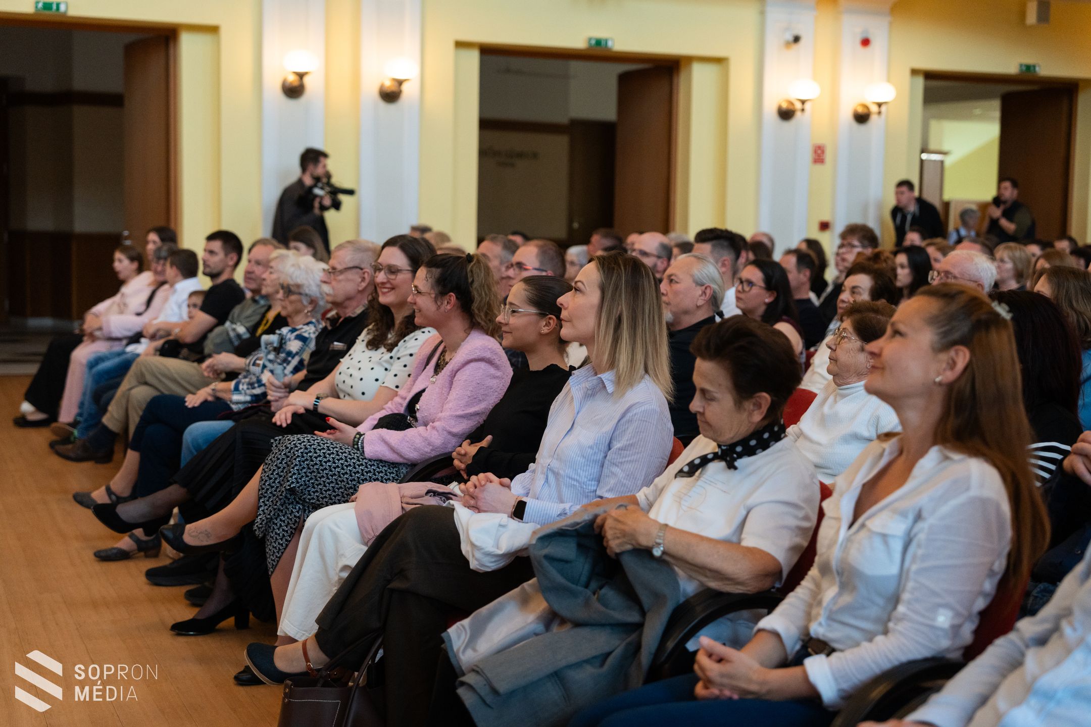 Verditől Lady Gagáig - széles palettával készült a Juventus zenekar