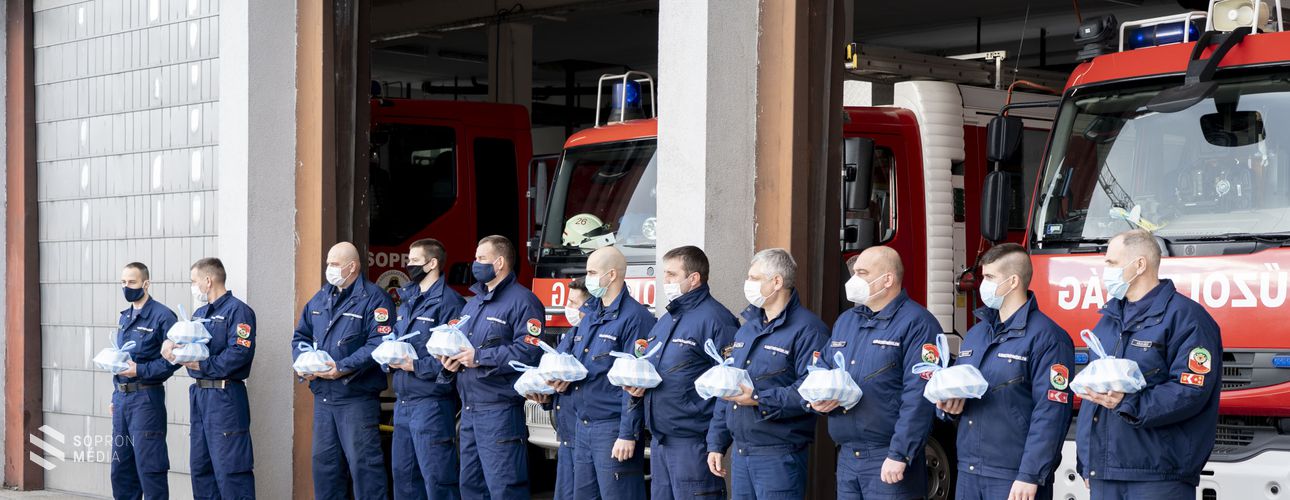 Ebéddel kedveskedett a soproni tűzoltóknak a SFAC 1900 SE
