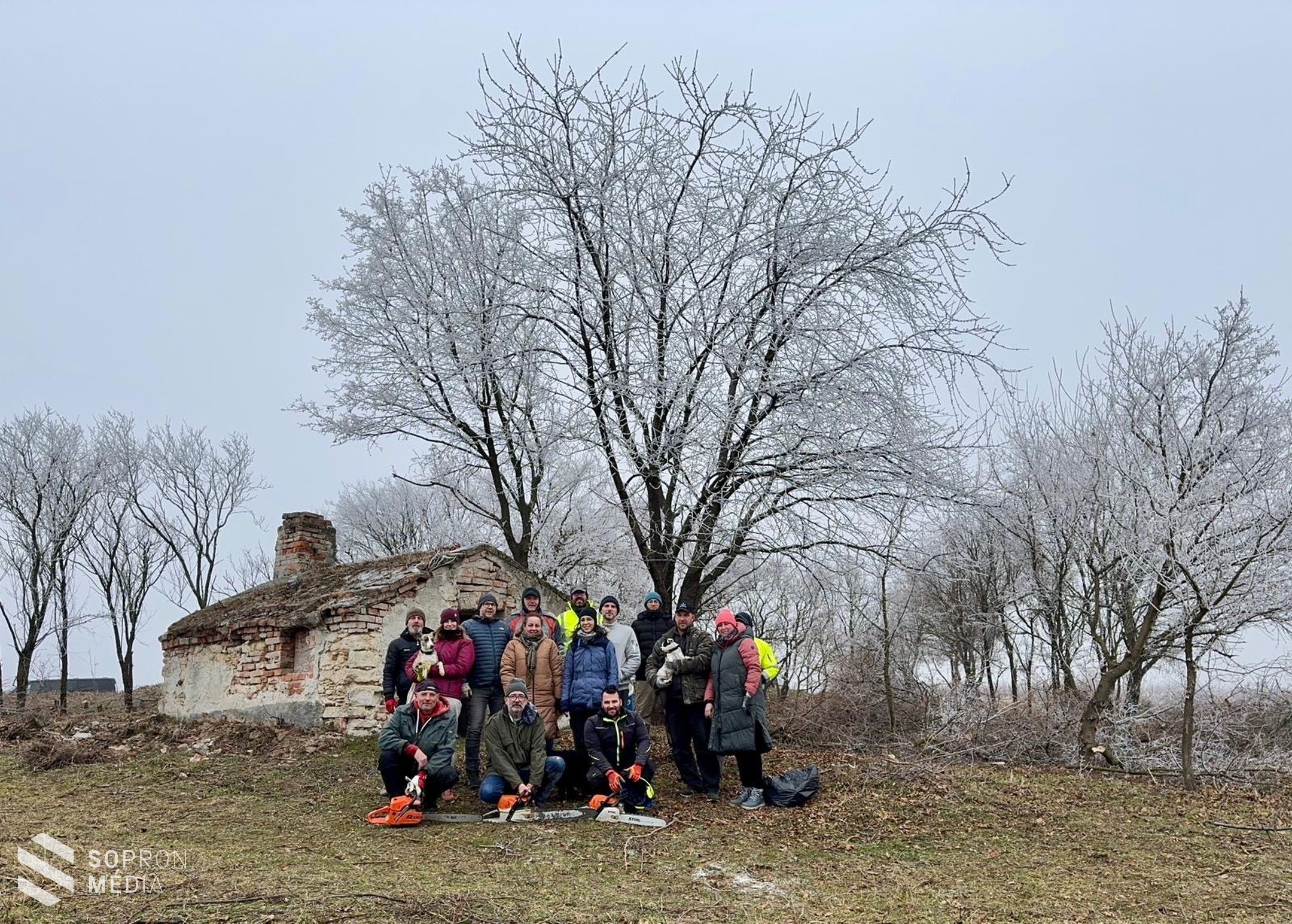 Közösségi munka a Csőszházért