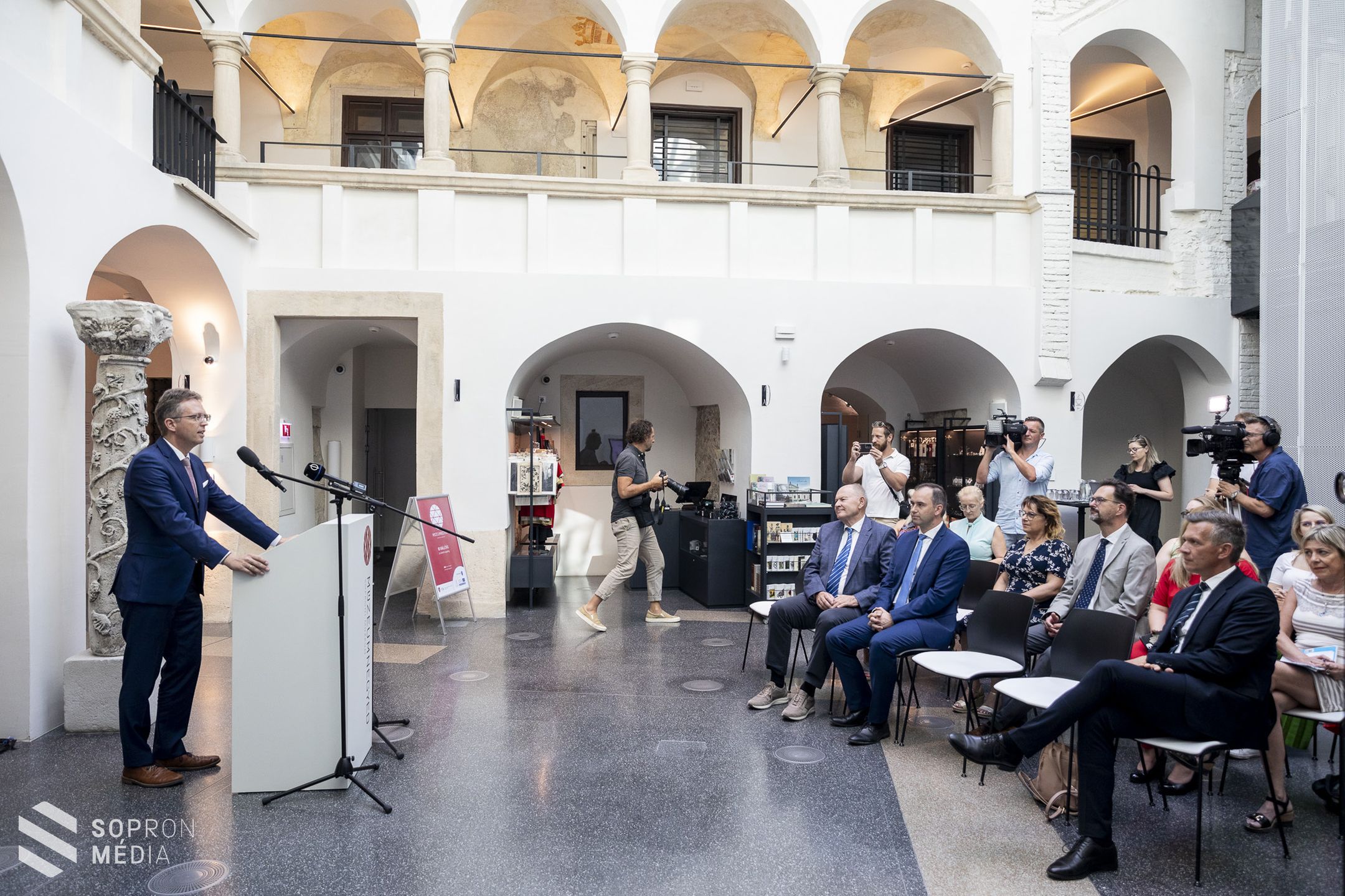 1100 éve Európában, 20 éve az unióban címmel kulturális programsorozat indul