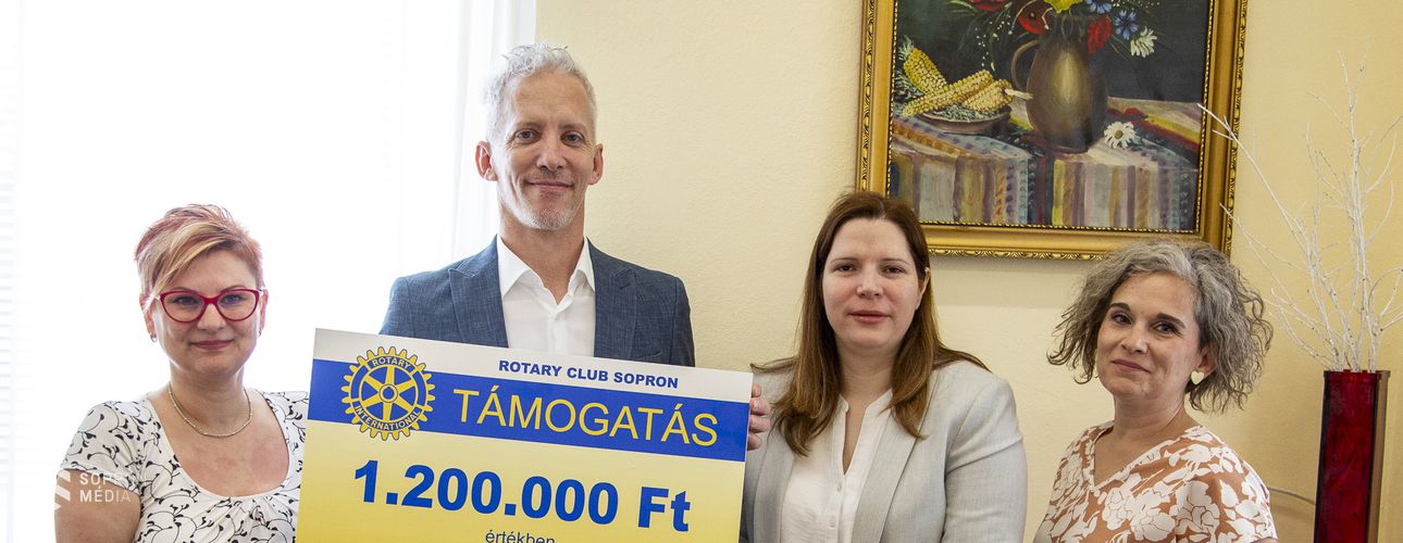 Több mint 1 millió forinttal támogatta a Balfi úti Idősek Otthonát a Rotary Club Sopron