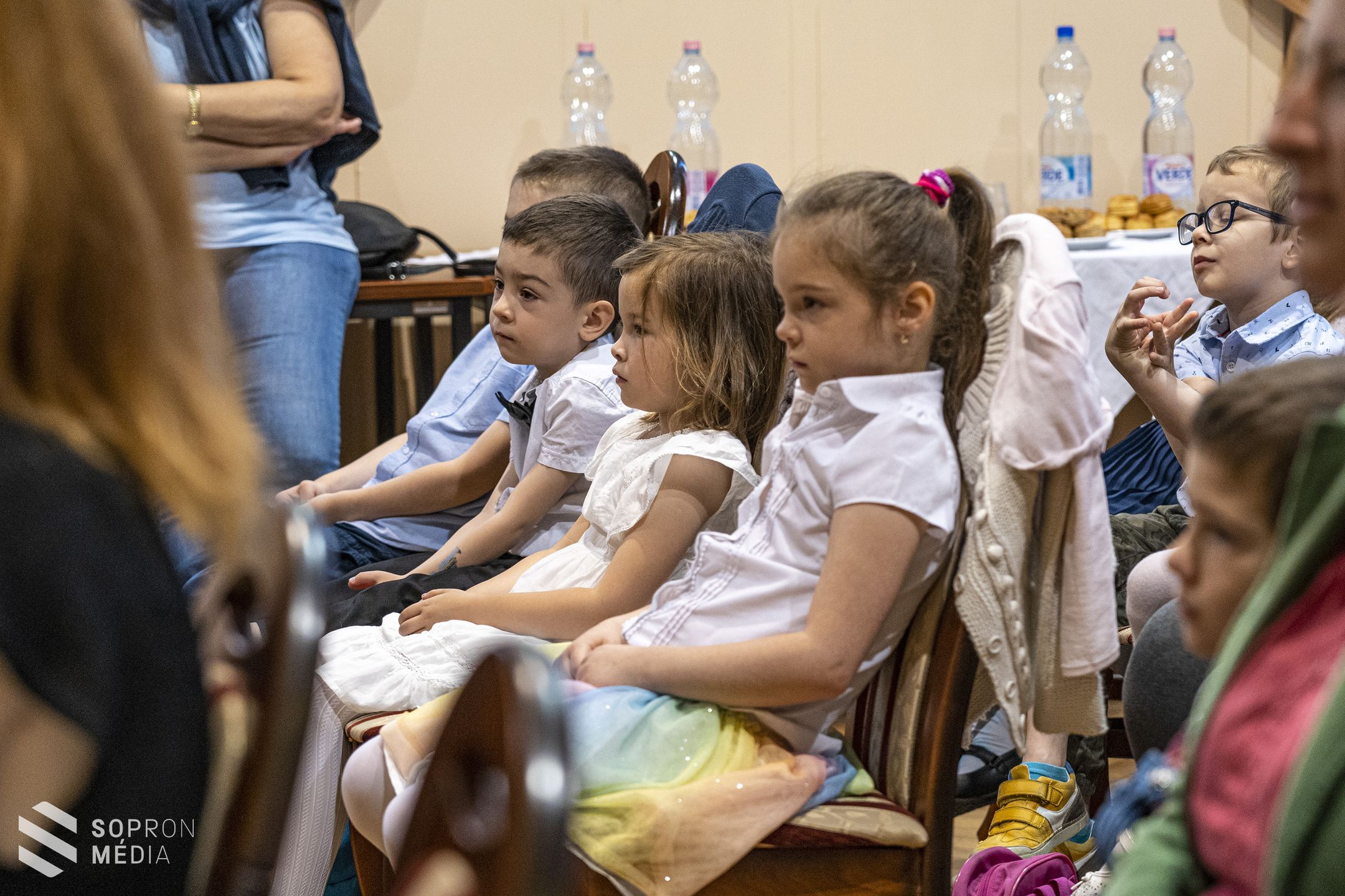 A vers szeretetét adták át a gyermekeknek