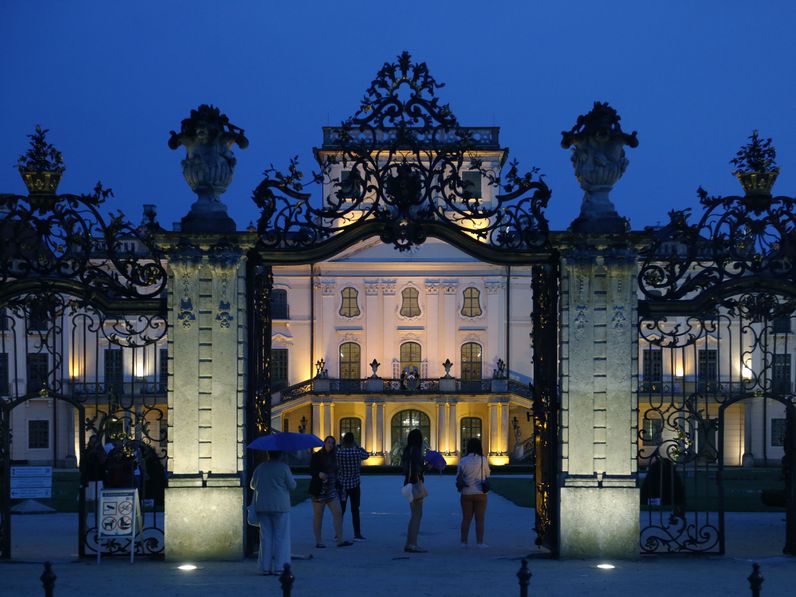 Esterházy-kastély: Elindultak a körpanorámás virtuális kastélytúrák, online tárlatvezetés is lesz